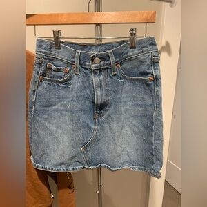 Levis skirt